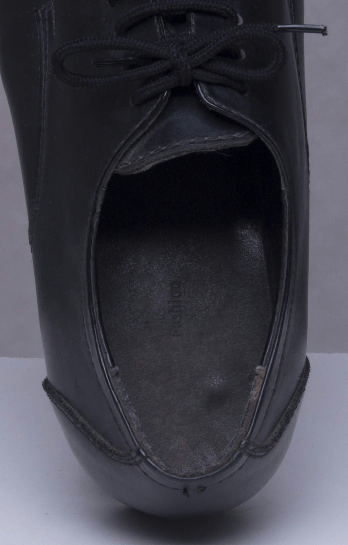 footwear-retouching-tag-removal-inside-after Product photo of inside of dress show after retouching removed size sticker